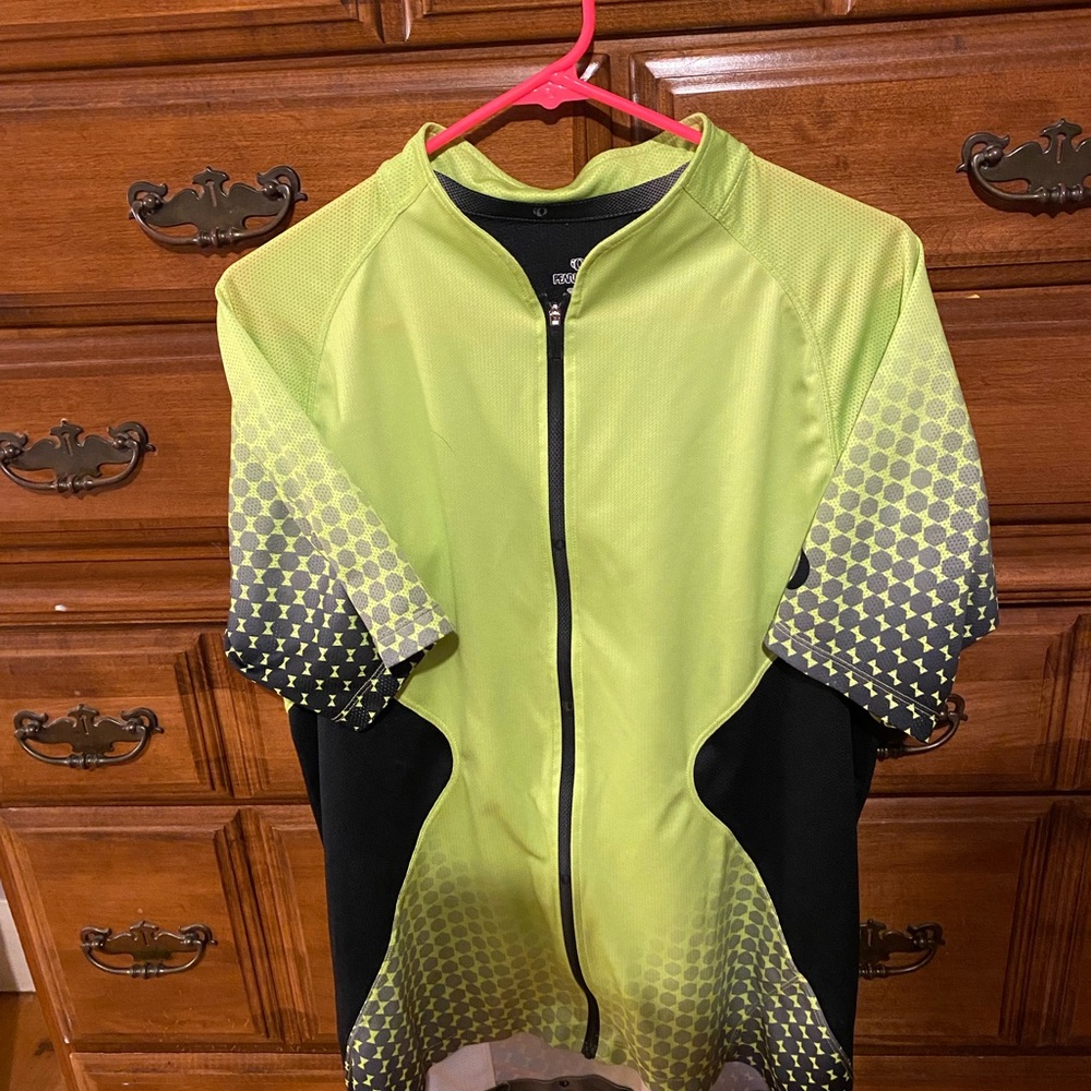 Pearl Izumi shirt. Mesh back, lightly used